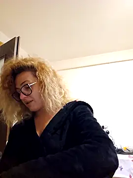 Snapshot of Selenna_emma chatting on 11.12.25 Selenna emma online show from 11.12.25