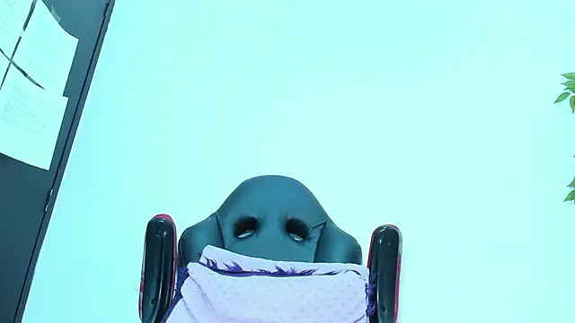 Briyit Doll online show from 02.15.25