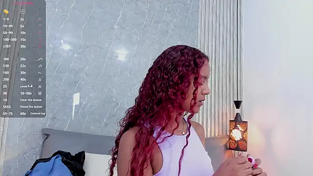 Snapshot of Sophiee_Velvet chatting on 01.30.25 Sophiee Velvet online show from 01.30.25