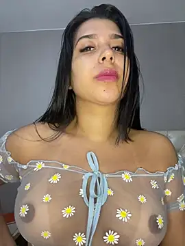 Snapshot of NiaSoler chatting on 12.13.24 NiaSoler online show from 12.13.24