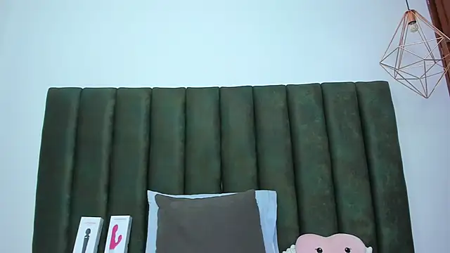 Snapshot of ThailyCherry chatting on 10.01.25 ThailyCherry online show from 10.01.25