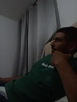 Snapshot of Himoreno25 chatting on 10.22.25 Himoreno25 online show from 10.22.25