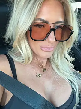 blondiluvsanal online show from 10.04.25