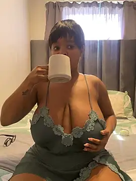 Snapshot of Saggy_areola95 chatting on 05.12.26 Saggy areola95 online show from 05.12.26