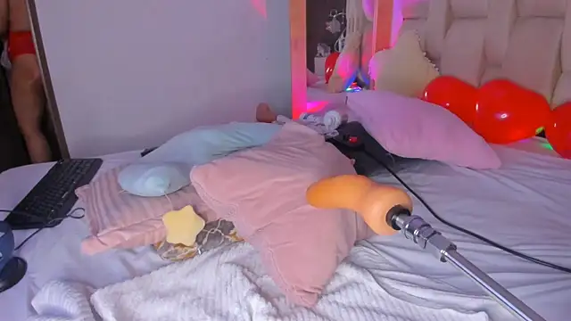 Snapshot of brendaruiz chatting on 02.14.25 brendaruiz online show from 02.14.25