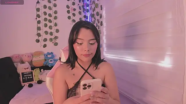 Snapshot of moonliiiight1 chatting on 03.02.25 moonliiiight1 online show from 03.02.25