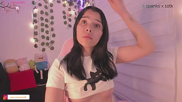 Snapshot of moonliiiight1 chatting on 03.11.25 moonliiiight1 online show from 03.11.25