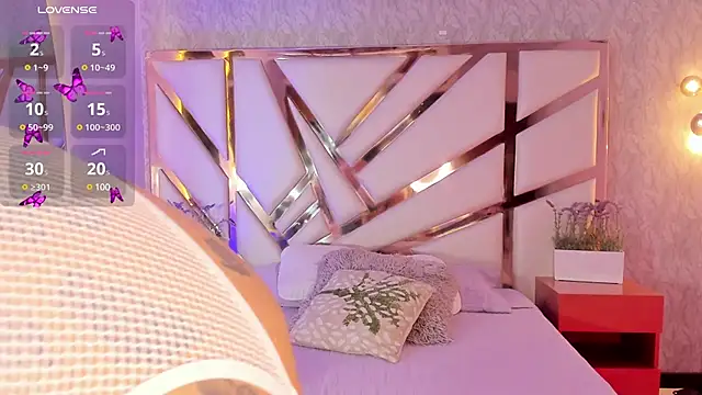 Maya Bluee online show from 02.11.25