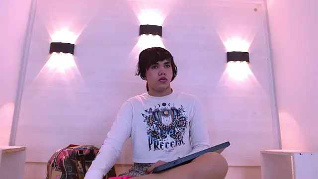 Snapshot of AndreaGil_ chatting on 01.31.26 AndreaGil online show from 01.31.26