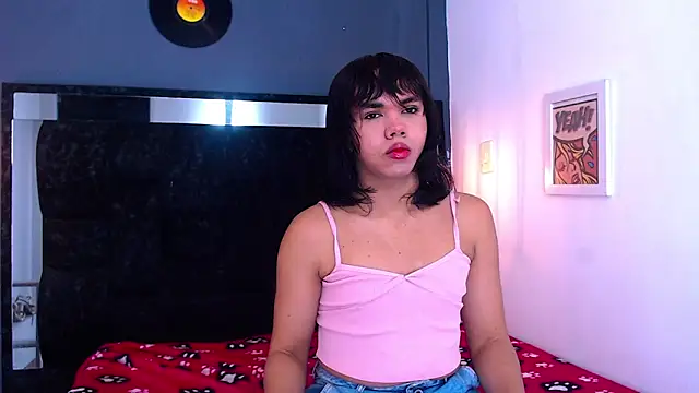 Snapshot of AndreaGil_ chatting on 02.11.26 AndreaGil online show from 02.11.26