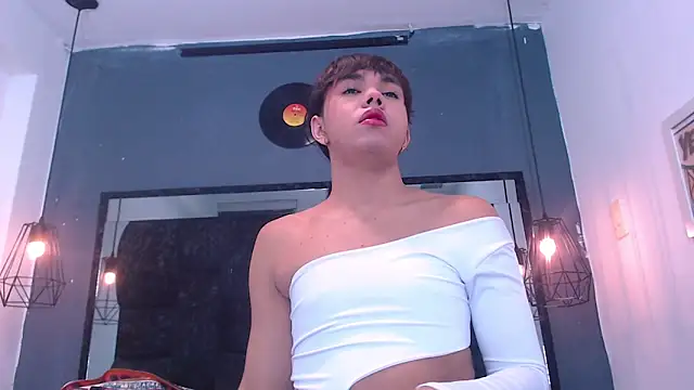 Snapshot of AndreaGil_ chatting on 02.20.26 AndreaGil online show from 02.20.26