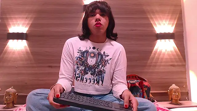 Snapshot of AndreaGil_ chatting on 02.25.26 AndreaGil online show from 02.25.26