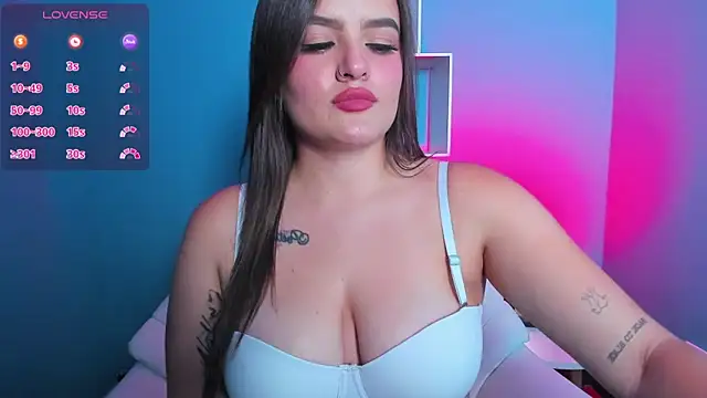 Snapshot of ellarosee_ chatting on 02.08.25 ellarosee online show from 02.08.25