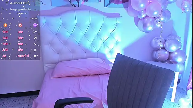 Snapshot of ellarosee_ chatting on 03.17.25 ellarosee online show from 03.17.25