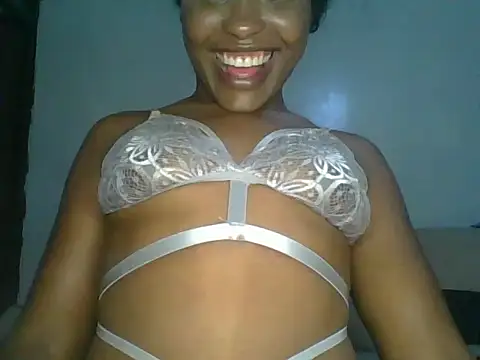 Snapshot of Candykitten chatting on 03.12.26 Candykitten online show from 03.12.26