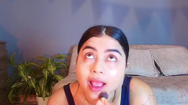 Snapshot of jade_brunnette chatting on 06.19.26 jade brunnette online show from 06.19.26