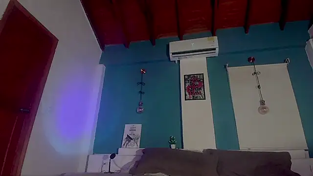 ariana-white- online show from 10.22.25