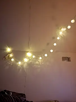 Snapshot of Afrania chatting on 02.19.25 Afrania online show from 02.19.25