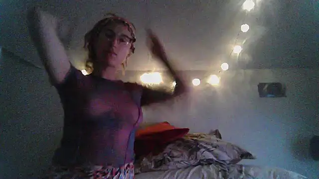 Snapshot of Afrania chatting on 02.24.25 Afrania online show from 02.24.25