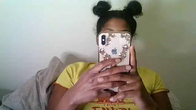 Snapshot of CaramelGoddessxoxo chatting on 08.04.26 CaramelGoddessxoxo online show from 08.04.26