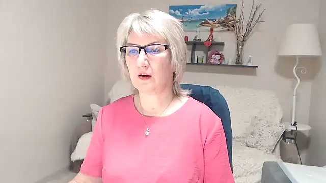 Snapshot of FleurMays chatting on 01.19.26 FleurMays online show from 01.19.26