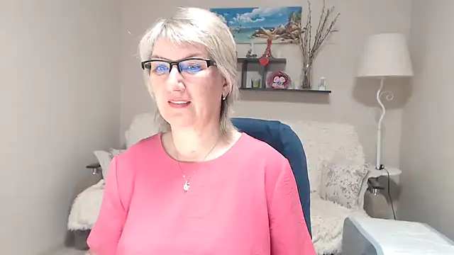 Snapshot of FleurMays chatting on 02.07.26 FleurMays online show from 02.07.26