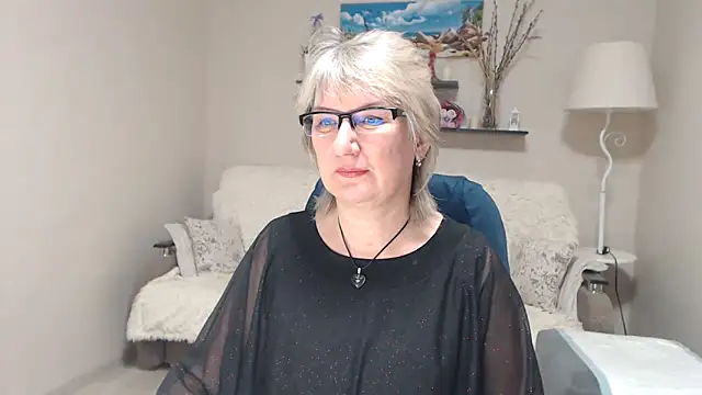 Snapshot of FleurMays chatting on 02.12.26 FleurMays online show from 02.12.26