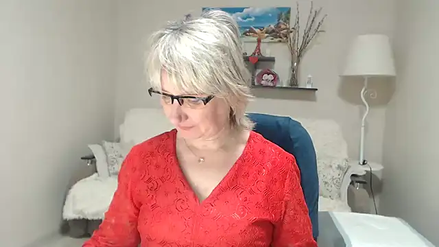 Snapshot of FleurMays chatting on 02.15.26 FleurMays online show from 02.15.26