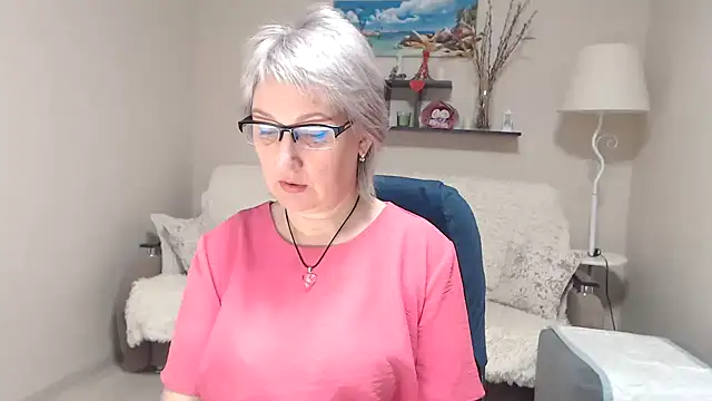 Snapshot of FleurMays chatting on 02.19.26 FleurMays online show from 02.19.26