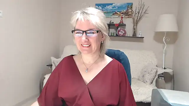 Snapshot of FleurMays chatting on 03.03.26 FleurMays online show from 03.03.26