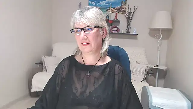 Snapshot of FleurMays chatting on 07.15.26 FleurMays online show from 07.15.26