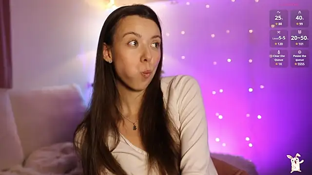 Goldy Grace  online show from 01.28.25