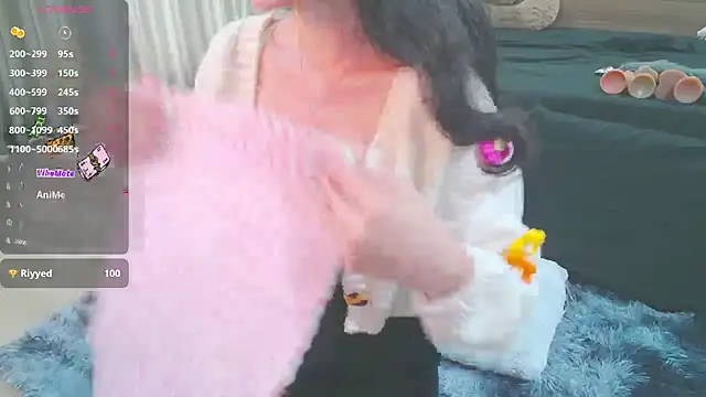 Snapshot of Chinhh9-9 chatting on 01.14.25 Chinhh9-9 online show from 01.14.25