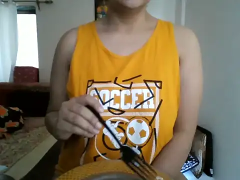 Snapshot of MakeMeCumAhh chatting on 10.07.25 MakeMeCumAhh online show from 10.07.25