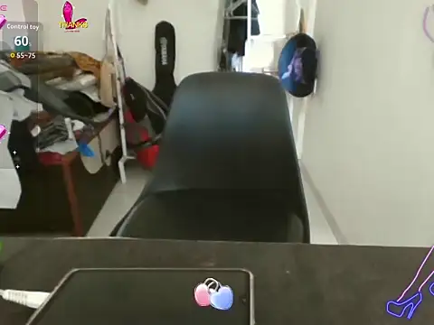 Snapshot of MakeMeCumAhh chatting on 02.18.26 MakeMeCumAhh online show from 02.18.26