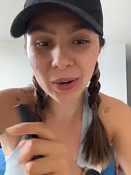 Snapshot of SofiaG_ chatting on 02.17.26 SofiaG online show from 02.17.26