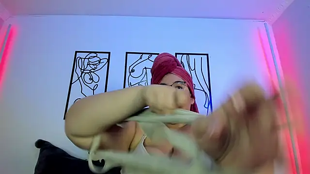 Snapshot of RubyPirsso18 chatting on 03.20.25 RubyPirsso18 online show from 03.20.25