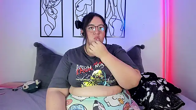 Snapshot of RubyPirsso18 chatting on 03.22.25 RubyPirsso18 online show from 03.22.25