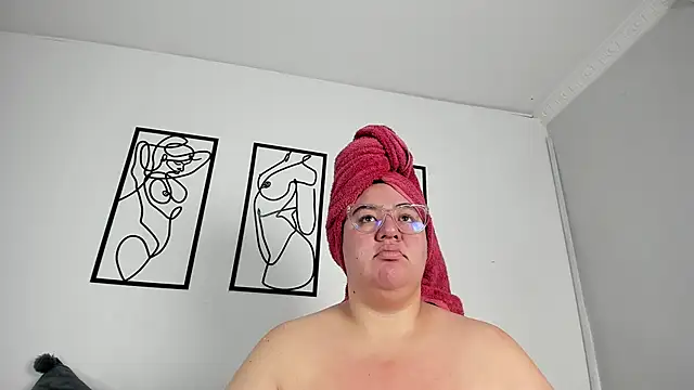 Snapshot of RubyPirsso18 chatting on 10.11.25 RubyPirsso18 online show from 10.11.25