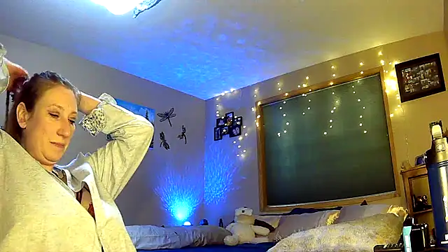 lilyhornyhousewife online show from 01.21.25