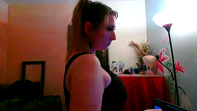 lilyhornyhousewife online show from 02.12.25
