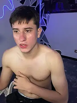 Snapshot of oliver_Lz chatting on 02.28.25 oliver Lz online show from 02.28.25