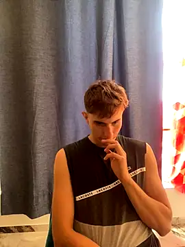 Snapshot of oliver_Lz chatting on 10.20.25 oliver Lz online show from 10.20.25