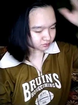 Snapshot of Thomgdee chatting on 02.18.25 Thomgdee online show from 02.18.25