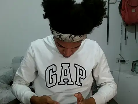 miriam775 online show from 09.30.25