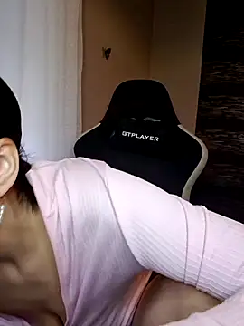 Jujuicy 97 online show from 03.11.25