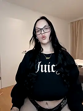 Jujuicy 97 online show from 10.07.25