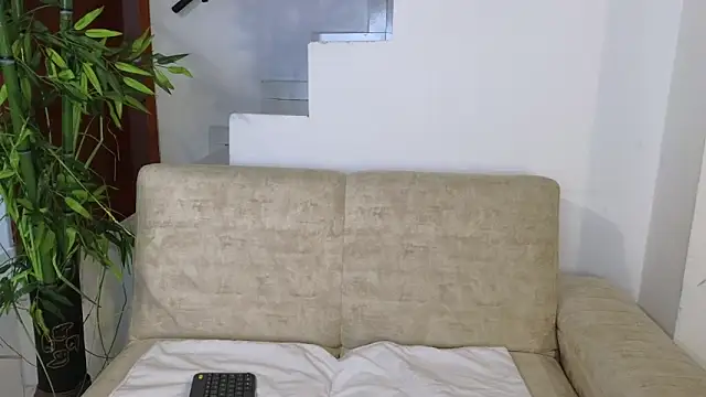 Snapshot of Lorenne_Miller chatting on 09.10.25 Lorenne Miller online show from 09.10.25