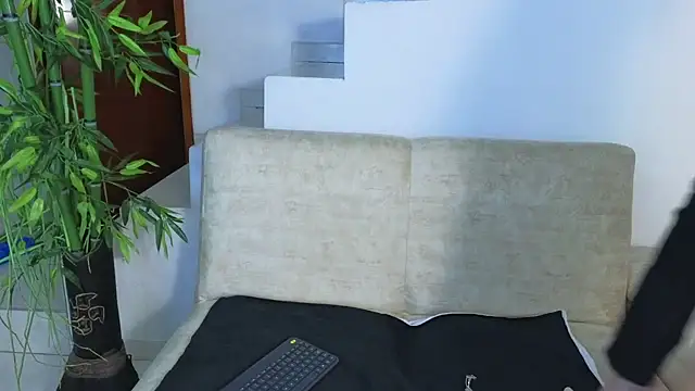 Snapshot of Lorenne_Miller chatting on 10.28.25 Lorenne Miller online show from 10.28.25