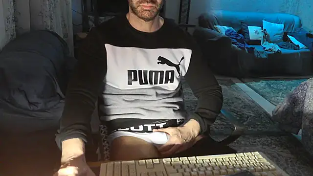 Snapshot of TebaldHot chatting on 11.25.25 TebaldHot online show from 11.25.25